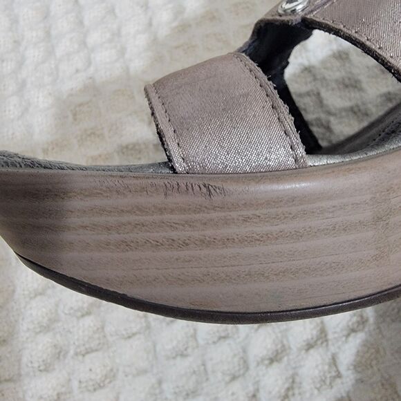 Naot Flirt Wedge Sandals Woman's EU 39 US 8-8.5 Shoes Rose Gold Brass Metallic - Picture 4 of 16